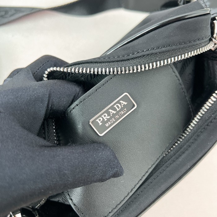 Re-Nylon And Smooth Leather Shoulder Bag“18*11.5*5CM”-087=