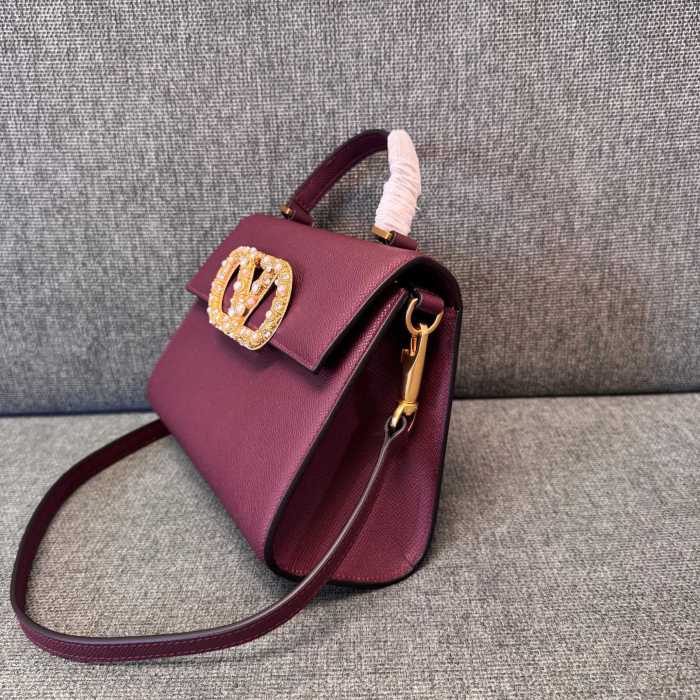 Vsling Small Handbag In Grainy Calfskin With Jewel Logo“22*16*9CM”-057=