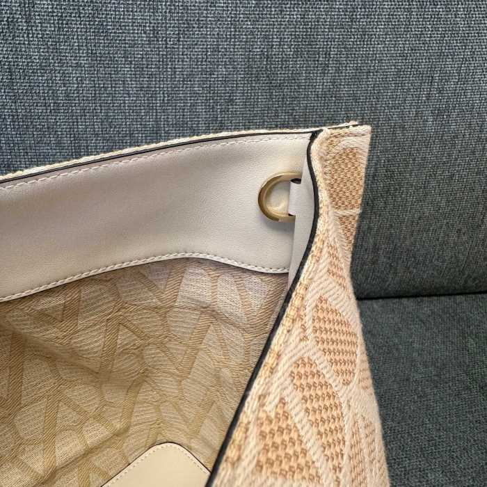 VLOGO SIGNATURE Tote“35*25*17CM”-028=