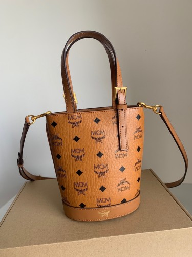 Aren Bucket Tote in Visetos Bag“19*14.5*9.5CM”-082=