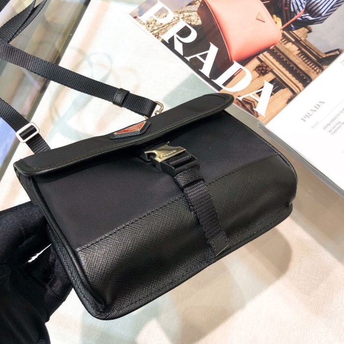Re-Nylon And Leather Smartphone Case“18*14*3CM”-054=