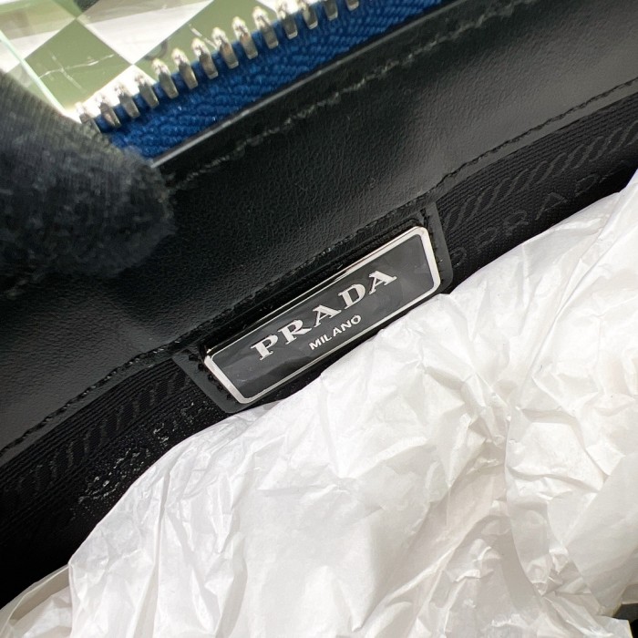 Saffiano Cuir Triangle Logo Embossed Wristlet Pouch“25*17*5CM”-057=