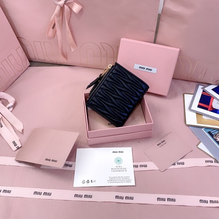 Small wallet in matelassé nappa leather“11.5*8CM”-023=