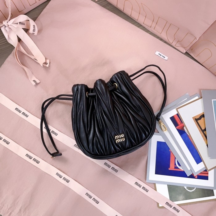 Matelassé nappa leather pouch“16*14*7.5CM”-086=