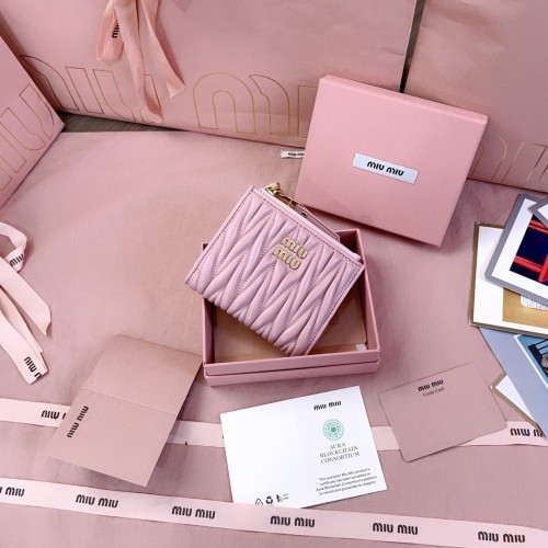 Small wallet in matelassé nappa leather“11.5*8CM”-023=