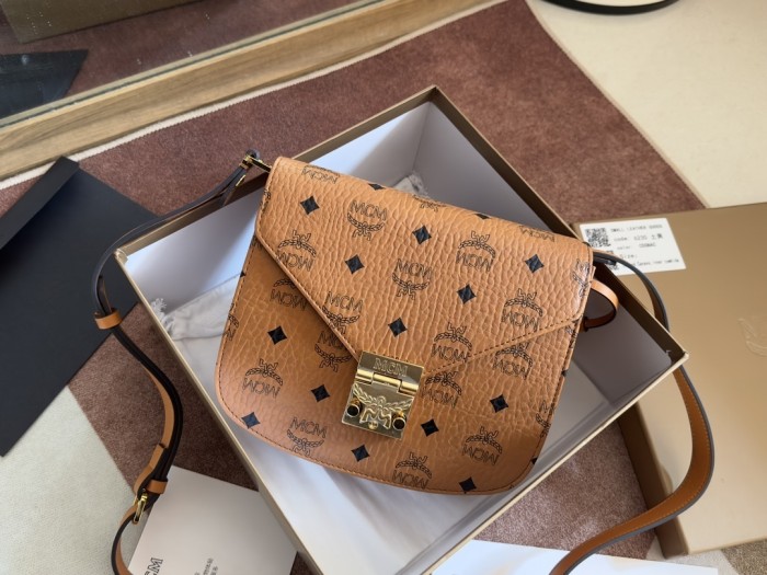 Cognac Visetos Coated Canvas and Leather Patricia Crossbody Ba“21*19*8CM”-062=