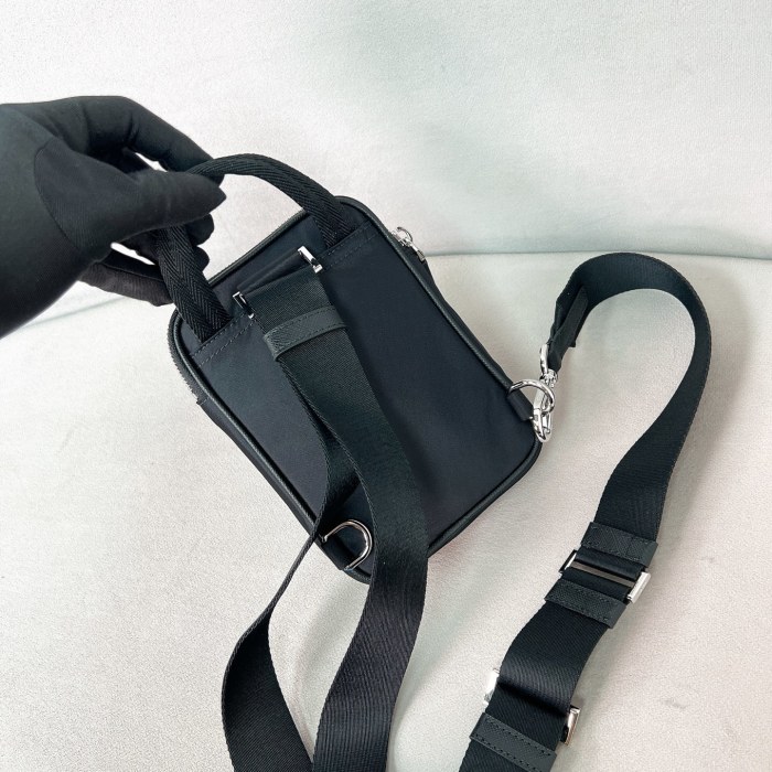 Re-Nylon And Leather Smartphone Case“17*11.5*4.5CM”-086=