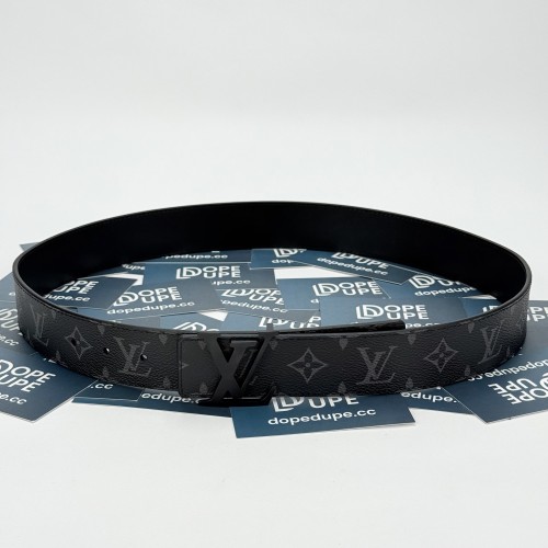 Initiales 40mm Matte Black Belt M0449Q“80-110”