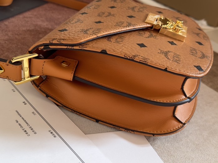 Cognac Visetos Coated Canvas and Leather Patricia Crossbody Ba“21*19*8CM”-062=