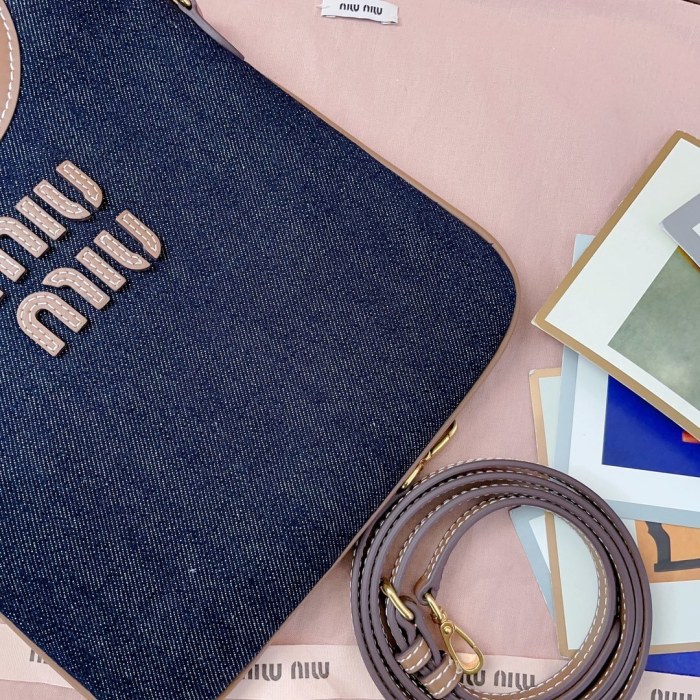lVY Canvas And Leather Bag“24*20CM”-026=