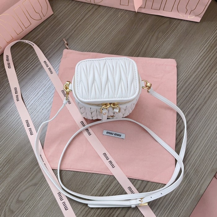 White Matelassé Nappa Leather Micro Bag“10.5*9.5*7CM”-007=