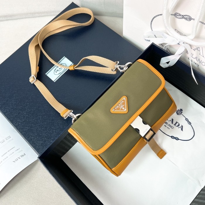 Re-Nylon And Leather Smartphone Case“18*14*3CM”-054=