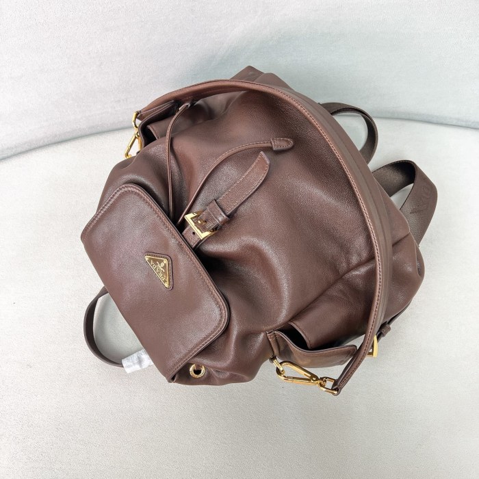 Explore medium nappa leather backpack  29 27 12.5CM  -0851=