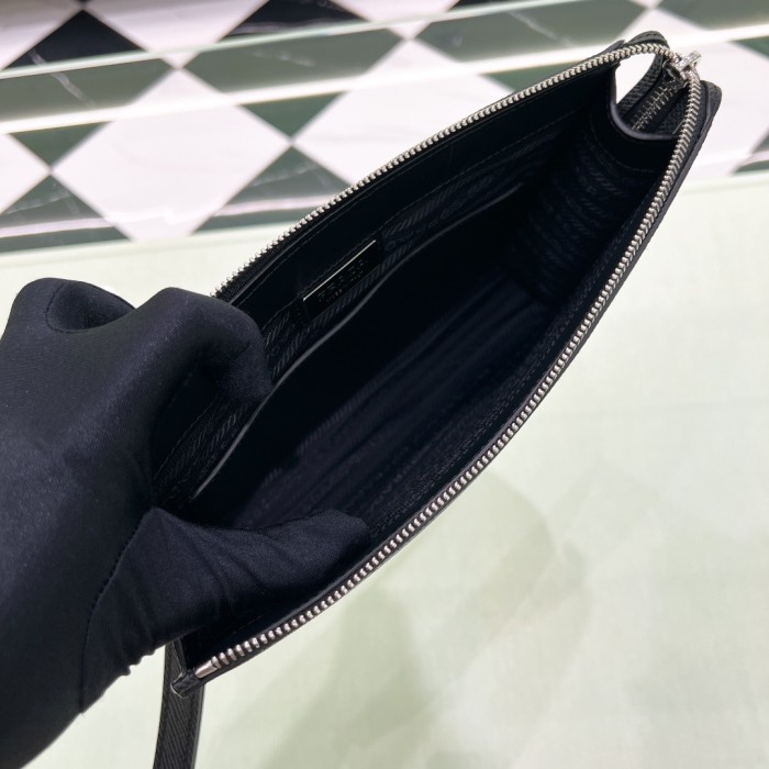 Saffiano Cuir Triangle Logo Embossed Wristlet Pouch“25*17*5CM”-057=