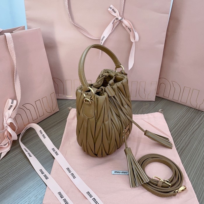 Matelassé Nappa Leather Bucket Bag“17*15*10CM”-058=