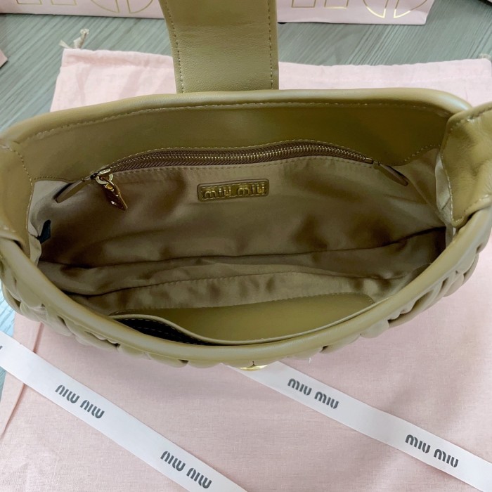 Matelassé Nappa Leather Handle Bag“20*16*11CM”-089=