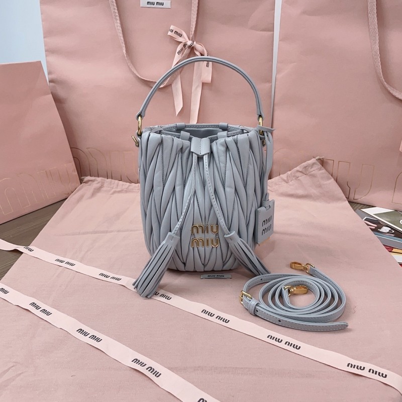 Matelassé Nappa Leather Bucket Bag“17*15*10CM”-058=