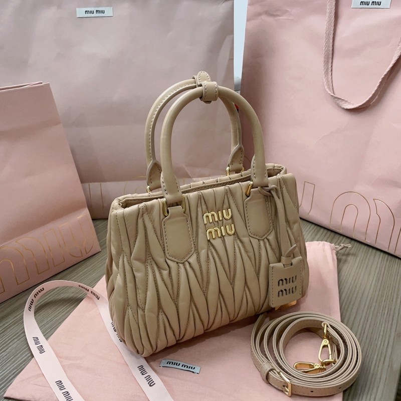 Matelassé Nappa Leather Handle Bag“20*16*11CM”-089=
