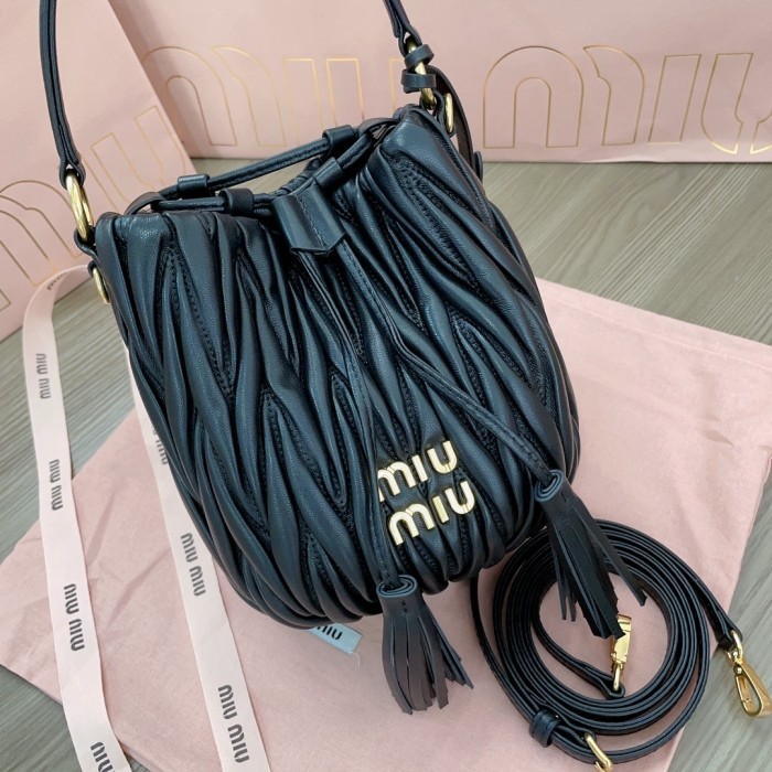 Matelassé Nappa Leather Bucket Bag“17*15*10CM”-058=