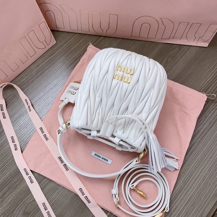 Matelassé Nappa Leather Bucket Bag“17*15*10CM”-058=