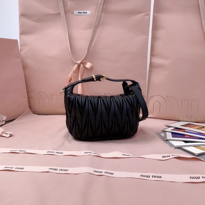 Matelassé nappa leather pouch“15*8.5*8CM”-057=