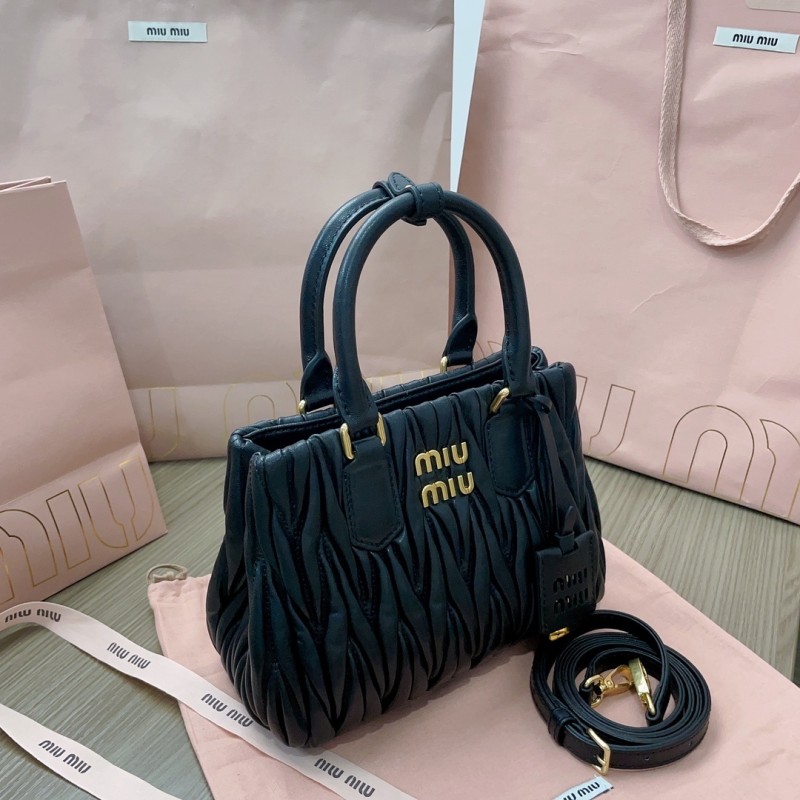 Matelassé Nappa Leather Handle Bag“20*16*11CM”-089=
