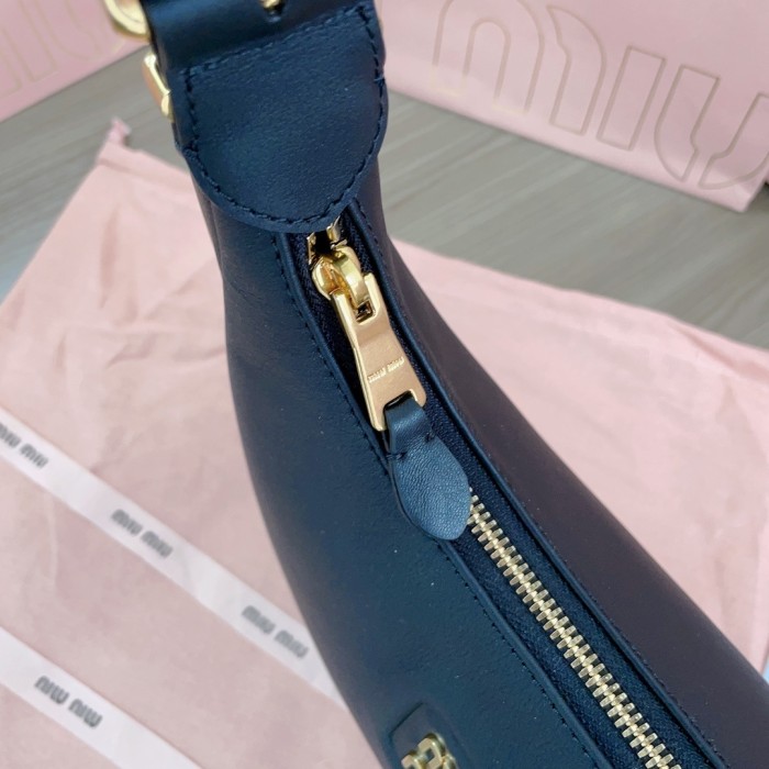 Logo-lettering Shoulder Bag“27*20*8CM”-069=