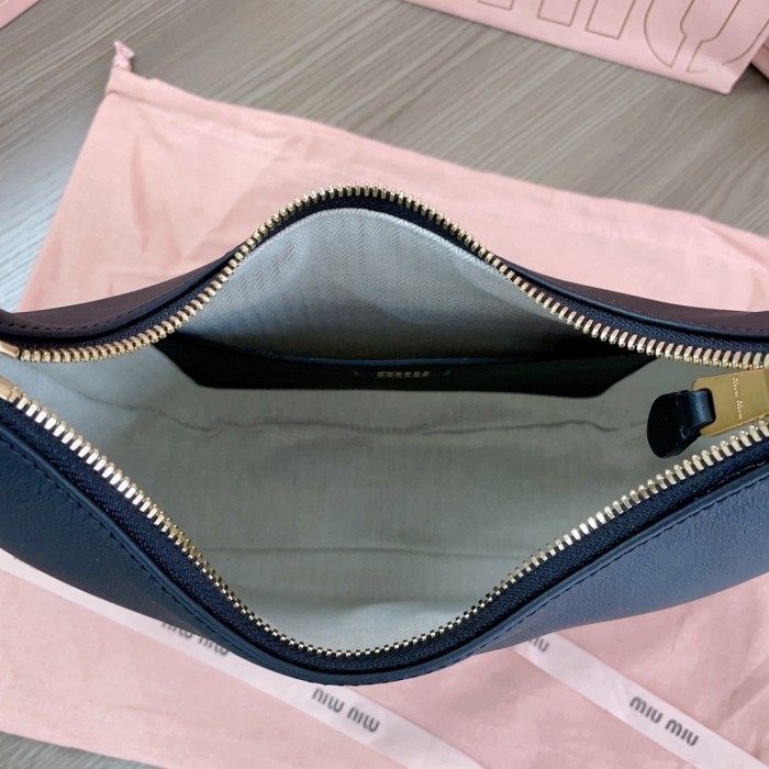 Logo-lettering Shoulder Bag“27*20*8CM”-069=