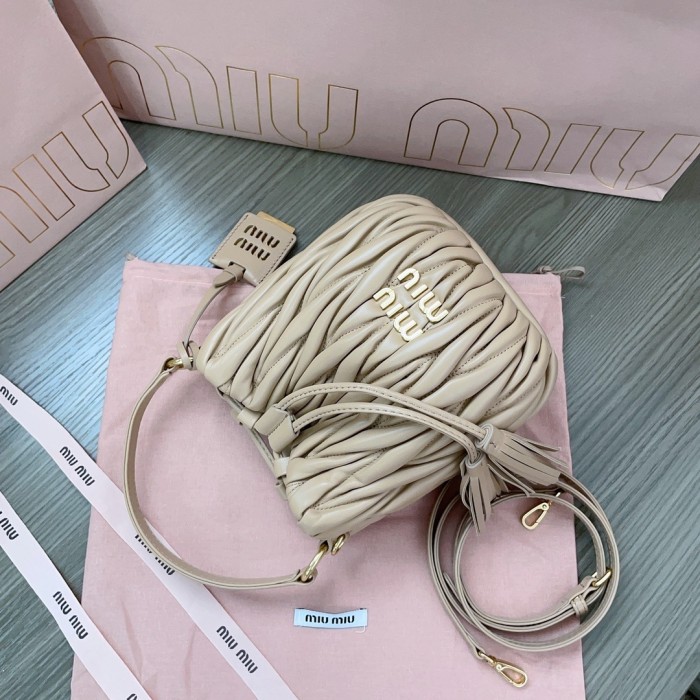 Matelassé Nappa Leather Bucket Bag“17*15*10CM”-058=