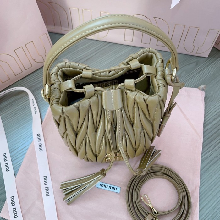 Matelassé Nappa Leather Bucket Bag“17*15*10CM”-058=