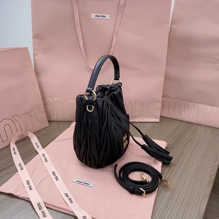 Matelassé Nappa Leather Bucket Bag“17*15*10CM”-058=