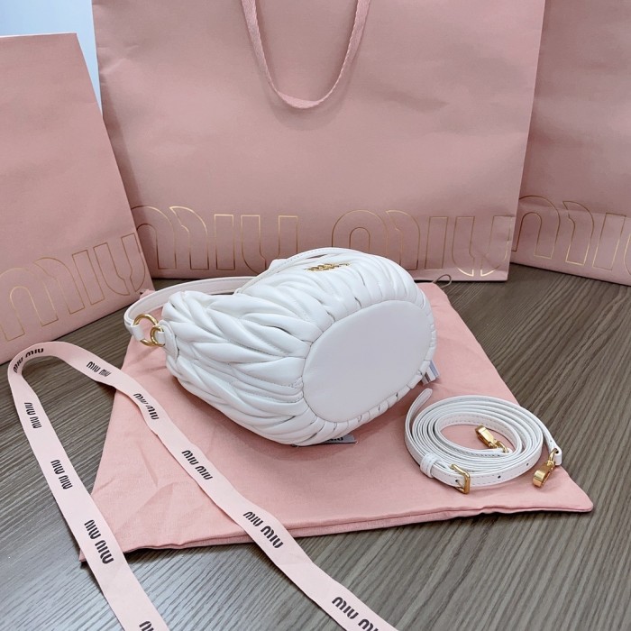 Matelassé Nappa Leather Bucket Bag“17*15*10CM”-058=