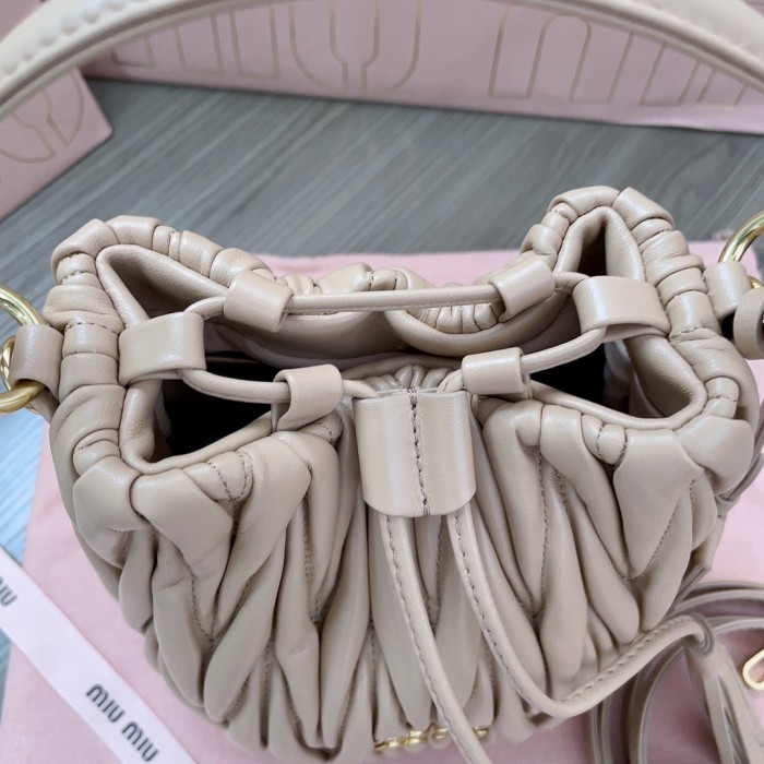Matelassé Nappa Leather Bucket Bag“17*15*10CM”-058=