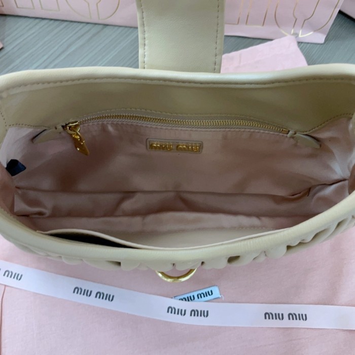 Matelassé Nappa Leather Handle Bag“20*16*11CM”-089=
