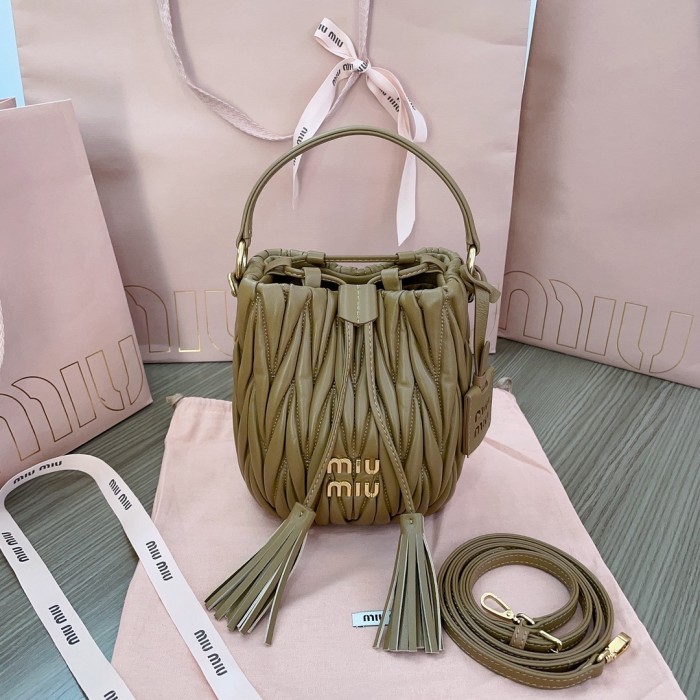 Matelassé Nappa Leather Bucket Bag“17*15*10CM”-058=