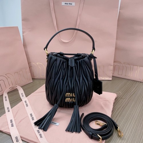 Matelassé Nappa Leather Bucket Bag“17*15*10CM”-058=