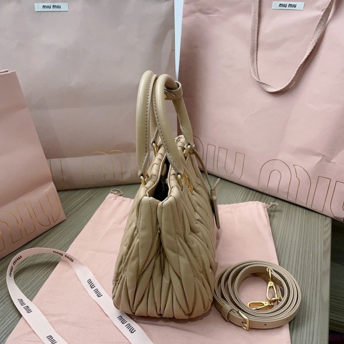 Matelassé Nappa Leather Handle Bag“20*16*11CM”-089=