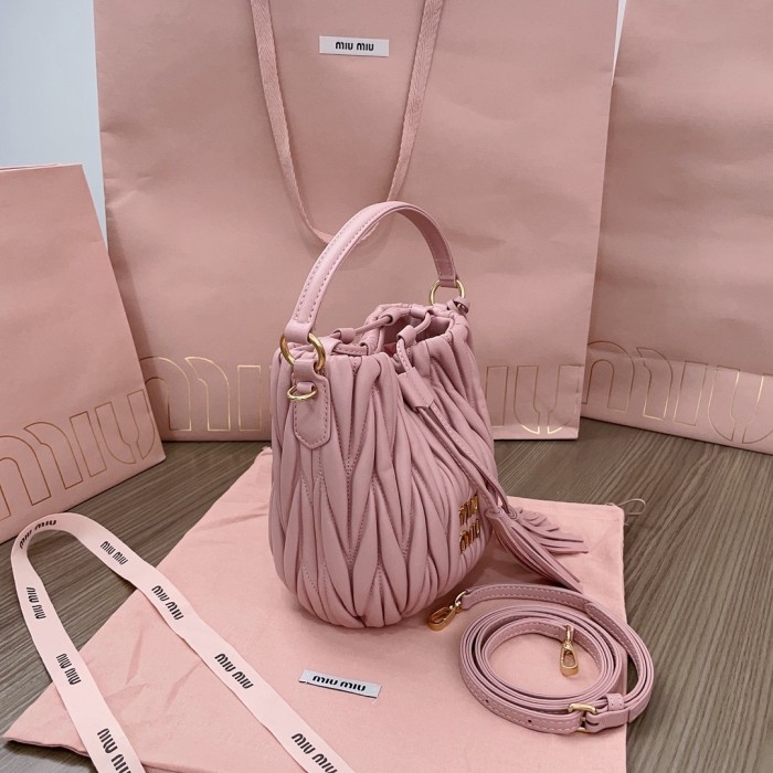 Matelassé Nappa Leather Bucket Bag“17*15*10CM”-058=