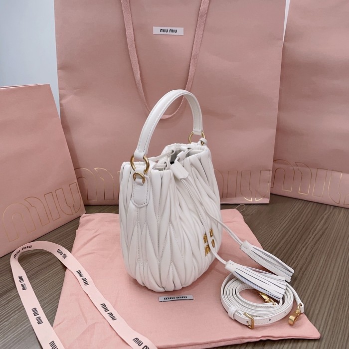 Matelassé Nappa Leather Bucket Bag“17*15*10CM”-058=