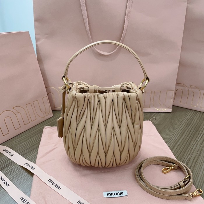 Matelassé Nappa Leather Bucket Bag“17*15*10CM”-058=