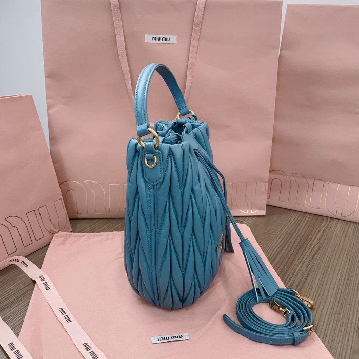 Matelassé Nappa Leather Bucket Bag“20*18*14CM”-039=