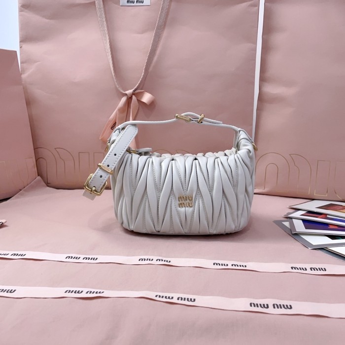 Matelassé nappa leather pouch“15*8.5*8CM”-057=