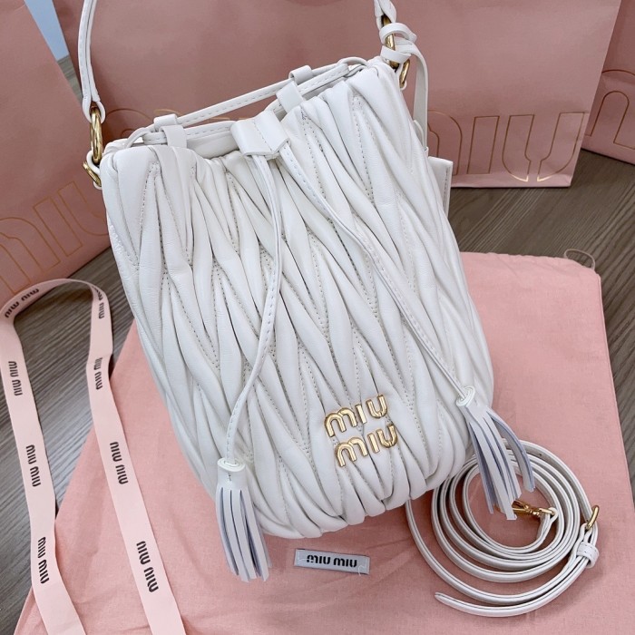 Matelassé Nappa Leather Bucket Bag“20*18*14CM”-039=