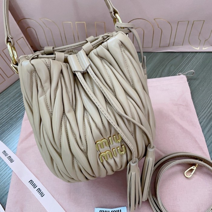 Matelassé Nappa Leather Bucket Bag“17*15*10CM”-058=