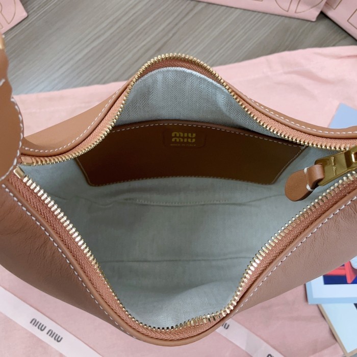 Logo-lettering Shoulder Bag“27*20*8CM”-069=