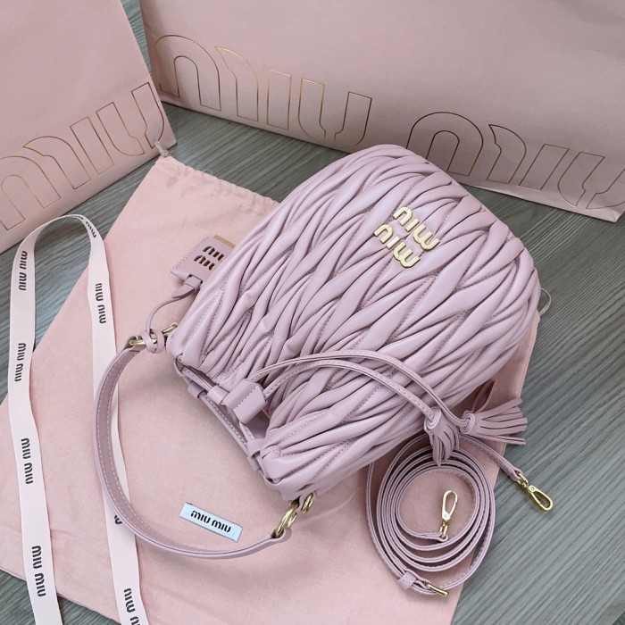 Matelassé Nappa Leather Bucket Bag“20*18*14CM”-039=