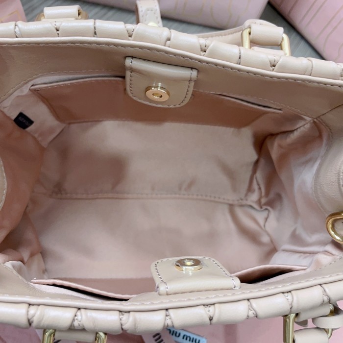 Matelassé Nappa Leather Handle Bag“20*16*11CM”-089=