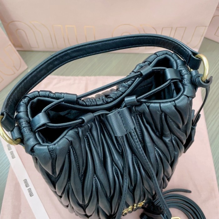 Matelassé Nappa Leather Bucket Bag“20*18*14CM”-039=