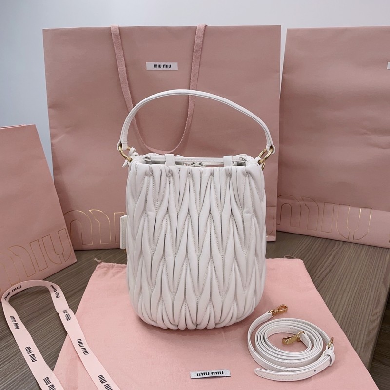 Matelassé Nappa Leather Bucket Bag“20*18*14CM”-039=