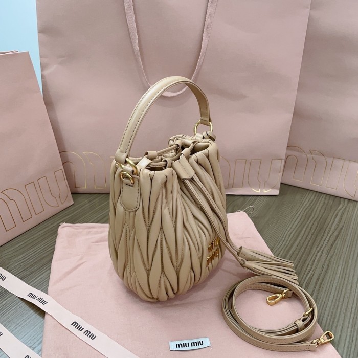Matelassé Nappa Leather Bucket Bag“17*15*10CM”-058=